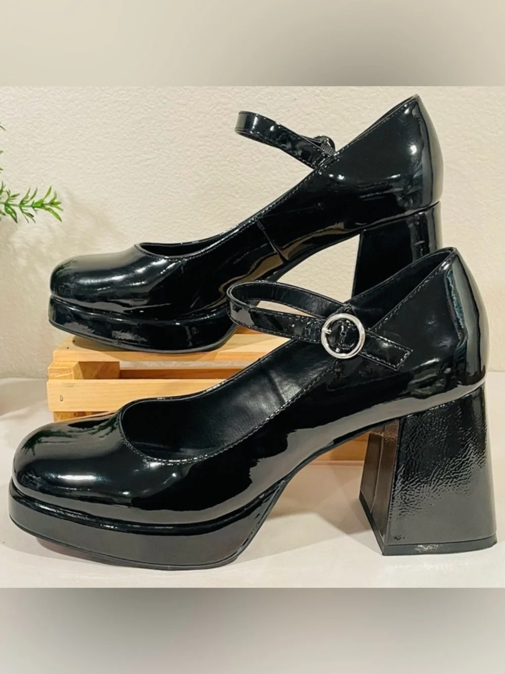 Steve Madden “Tiffane” Black Platform Mary Janes Block Heel Square Toe Shoe EUC